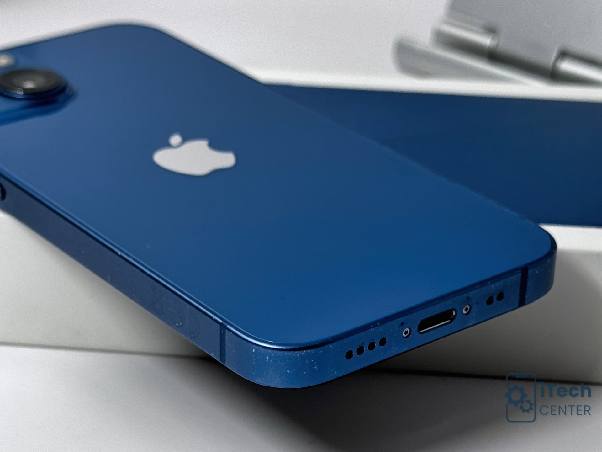 iPhone 13 mini · 128 GB — примерно изображение